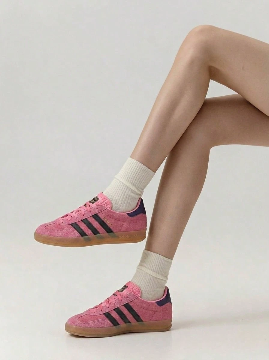 Adidas Gazelle Indoor Women's Sneakers Bliss Pink / Core Black / Collegiate Purple IE7002 - 幸福粉/核心黑/學院紫 - 查看 1