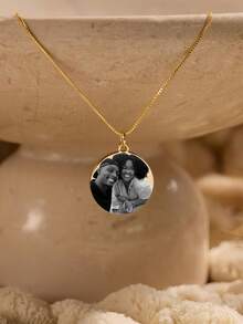 1PC Vintage Photo Engraved Round Pendant Necklace | Customizable With Any Portrait/Pet Photo, Multiple Chain Styles For Versatile Matching, Luxurious Yet Versatile. Premium Titanium Steel Material, Fade-Resistant And Hypoallergenic, Comfortable For Daily Wear. Minimalist Round Pendant Design Fits Various Outfits, Perfect As A Couple Gift, Family Keepsake, Or Pet Memorial, Carrying Your Exclusive Memories And Warm Reminders Every Time You Wear It. - 25mm Photo Necklace - View 7