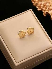 RAYQUEEN 1 Pair Stainless Steel Gold-Tone Fashion Versatile Clover Stud Earrings Jewelry For Women, Suitable As Gift - Yellow Gold - View 7
