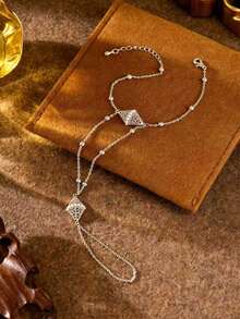 1 pieza Elegante y creativo brazalete de cadena para dedo con moneda antigua bañada en oro de cobre y borla de estrella para mujeres, accesorio para vestido de banquete y boda - Plateado - Ver 4