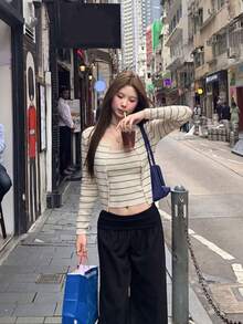 简约百搭性感黑杏条纹针织两件套 - 开衫+吊带背心，修身剪裁，适合日常穿着、约会、春秋季节。 - 杏色 - 查看 3
