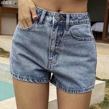 xuehuamaoyi02  Shorts vaqueros casuales de talle regular con decoración de bordado floral, estilo Y2K para verano - Lavado ligero - Ver 3