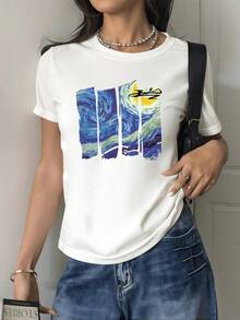 Night Landscape Of Swirling Blues And A Bright Moon Symbolizing Inner Energy And Calm Of The Soul. Women's T-Shirt, 100% Soft Cotton, Modern Cut, 220g, Comfortable For Everyday Wear. - 白色的 - 查看 1