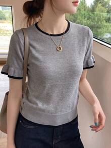 2026春夏新款黑白對比荷葉邊針織襯衫，溫柔風女款短袖上衣，拼色飾邊，職場與旅行百搭，時髦優雅 - 灰色 - 查看 4