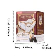 Miniso Colgante de la serie de letras brillantes de Harry Potter en caja ciega, estilo de letra vintage con cinta y lámina de oro, contiene lentejuelas brillantes, joyería exquisita de IP clásica, adecuada para colección y regalos de alta gama (1 pieza enviada al azar) - Multicolor - Ver 11