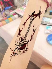 1 pieza Tatuaje temporal con patrón de grafiti de guitarra borroso de tinta oscura, diseño de tatuaje simulado, adecuado para viajes, festivales de música, juegos, regalos de graduación, dura de 3 a 5 días - Multicolor - Ver 6