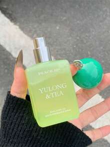 1瓶90ml香氛噴霧，注入迷人的花香與果香調。持久留香，適合室內外使用，如約會、派對、假期、居家與辦公室。生日、聖誕或送給親友的理想禮物選擇。 - 多香型 - 查看 3