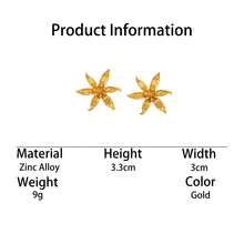 1 Pair Minimalist Gentle Summer Beach Vacation Style Gold 3D Realistic Six-Petal Flower Stud Earrings For Women - Yellow Gold - View 5