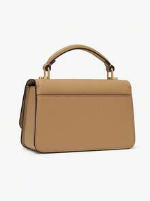 Michael Kors MK Delancey liten handväska crossbodyväska för kvinnor, axelväska med klaff, topphandtag och loggmönster - Kamel - Visa 9