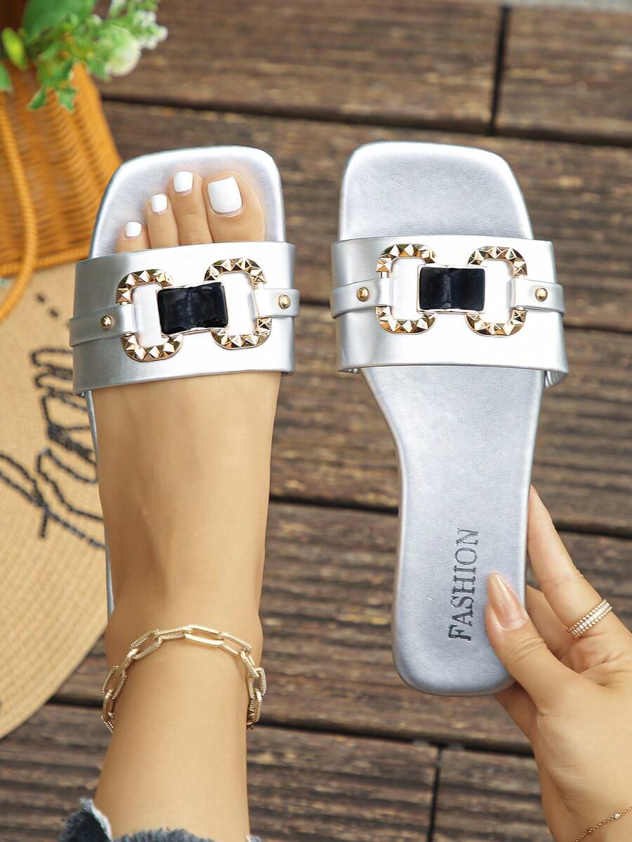 1 Pair Plus Size Double Ring Black Buckle Square Toe Women's Low Heel Flat Sandals Silver Sandals Silver Slippers Elegant Women's Sandals Vacation Style Summer Sandals Suitable For Daily Indoor Outdoor Casual Shopping Vacation Travel Silver Slippers Versatile Women's Shoes - Silver - View 1