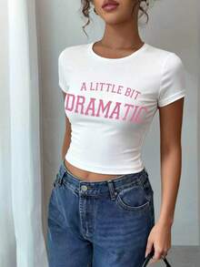 「A Bit Dramatic」圖案短版上衣，Y2K風格修身短袖女款休閒襯衫 - 白色 - 查看 6
