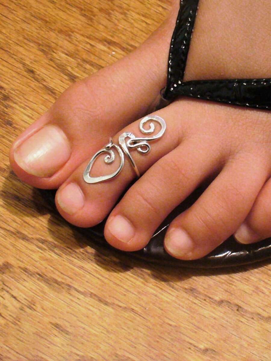 1pc European And American Style Asymmetrical Wrapped Toe Ring, Summer Jewelry, Bohemian Accessory, Open Adjustable Tail Ring - Silver - View 1