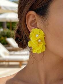 1 Pair Simple Elegant Faux Pearl Flower Ear Clips Bohemian Geometric Floral Non-Pierced Earrings For Wedding Banquet Jewelry Gift - Clip - View 3