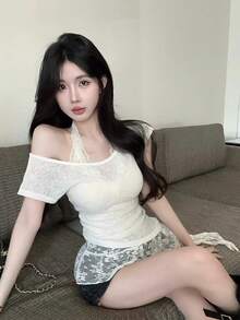 不對稱蕾絲不對稱領短袖T恤，性感掛脖分層短版上衣，適合夏季優雅穿搭 - 杏色 - 查看 6