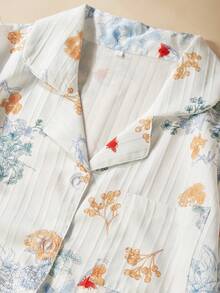 3 piezas Conjunto de pijama de verano para mujer, estampado floral casual con bolsillo, cuello con solapa y botones delanteros, pantalón corto y pantalón con volantes en el bajo, ajuste holgado y cómodo - Multicolor - Ver 3
