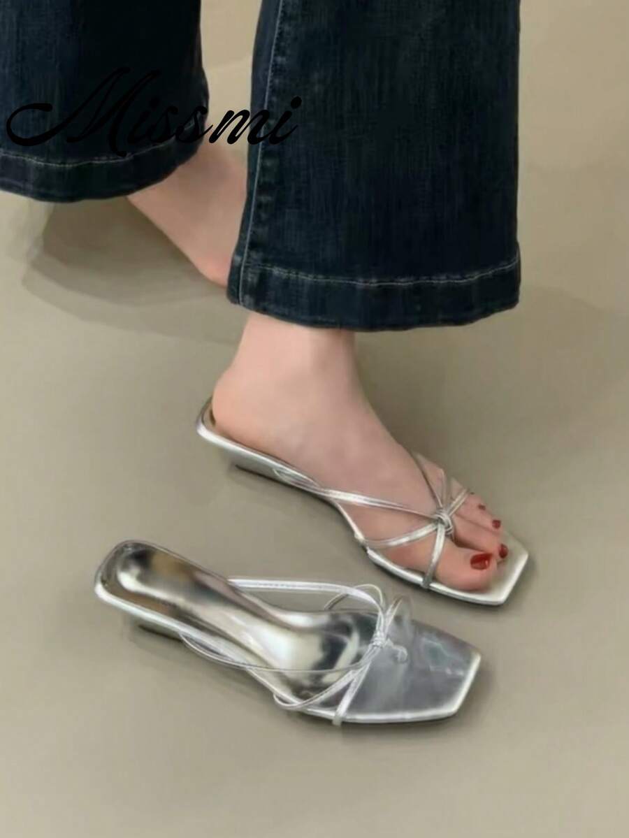法式復古金色單肩帶女款涼鞋，夏季新款柔軟墊感時尚方頭露趾高跟鞋 - 銀色 - 查看 1