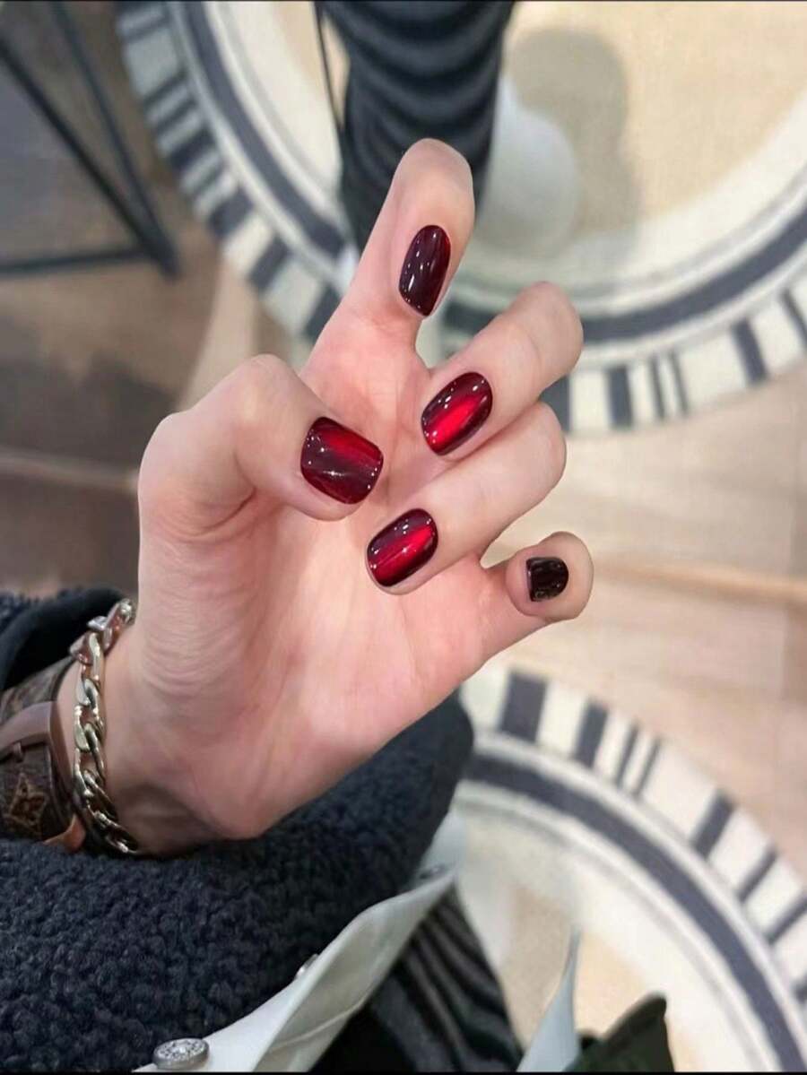 10 Stücke kurze rote, Y2K einfacher und weicher Stil, Katzenaugen-Design Einfarbig, exquisit und glänzend, geeignet für Frauen und Mädchen, geeignet für Frühling, Sommer, Herbst, Winter, Weihnachtspartys und tägliche Feiertagsgeschenke, ausgestattet mit exquisiten Geschenkboxen - Rot - Übersicht 1