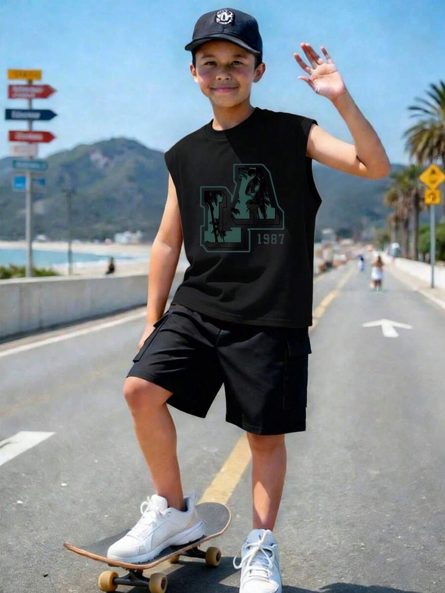 青少年男孩休閒簡約「LA」字母 & 1987數字印花無袖圓領背心 + 工裝褲 春夏舒適新風格套裝 - 黑色 - 查看 1