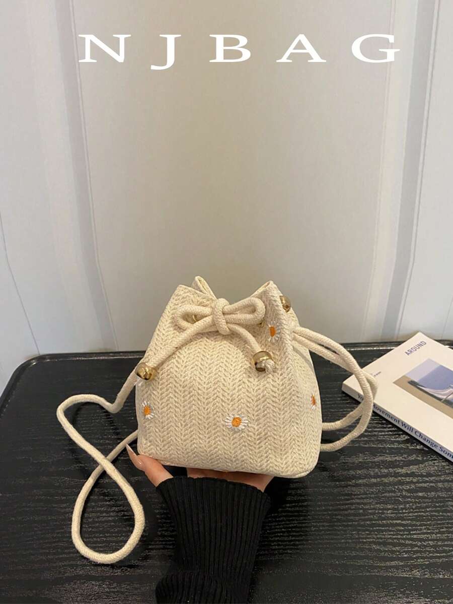 Solid Color Mini Straw Woven Foldable Drawstring Shoulder Bag (Flower Position And Color Randomly Vary)