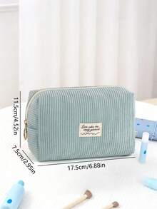 1 túi đựng mỹ phẩm và dụng cụ trang điểm bằng vải nhung kẻ dung tích lớn, phong cách tối giản thời trang, in chữ Love Makes The World Go Around, phù hợp dùng tại nhà và khi đi du lịch - Màu xanh nhạt - Xem 7