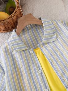 Conjunto de 3 piezas de ropa para niñas, con rayas verticales azules, amarillas y blancas con textura de tela arrugada de burbujas, una camisa de cuello casual, brillante - Amarillo - Ver 5