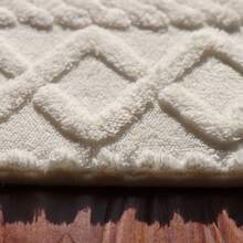 1pc Nordic Style 3D Jacquard Bathroom Rug, Creamy Style Home Bedroom Living Room Laundry Room Entryway Decorative Carpet, Soft Skin-Friendly Comfortable Foot Feel Easy To Clean Door Mat, Soft Bedside Decorative Rug, Home Decor Room Decoration, Light Luxury INS Style Home Decor Mat, Skin-Friendly Breathable Easy To Clean - Beige - View 7
