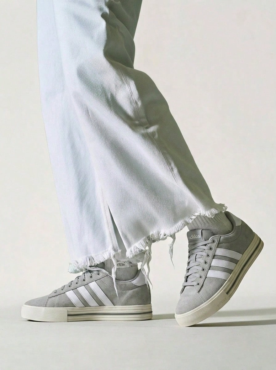 Adidas 每日4.0 - 灰色二號/雲白/米白色 - 查看 1