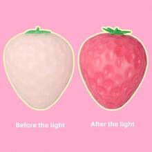 Color-Changing Strawberry Squishy Stress Relief Toy, Realistic Fruit Toy, Stress Relief Toy, Birthday Party Gift, Classroom Prize, Christmas Gift Filler, Slow Rebound Stress Relief Decor, Desktop Decoration Squishy - Multicolor - View 3