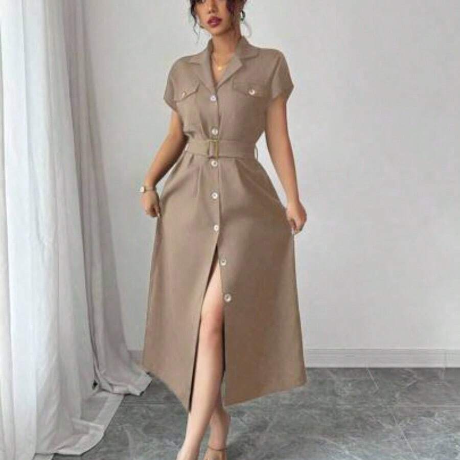 Vestido camisero casual de mujer de unicolor, de manga corta, con cuello de solapa y abotonadura sencilla hasta la mitad del muslo - Caqui - Ver 1