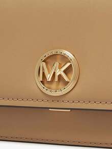 Michael Kors MK Delancey liten handväska crossbodyväska för kvinnor, axelväska med klaff, topphandtag och loggmönster - Kamel - Visa 7