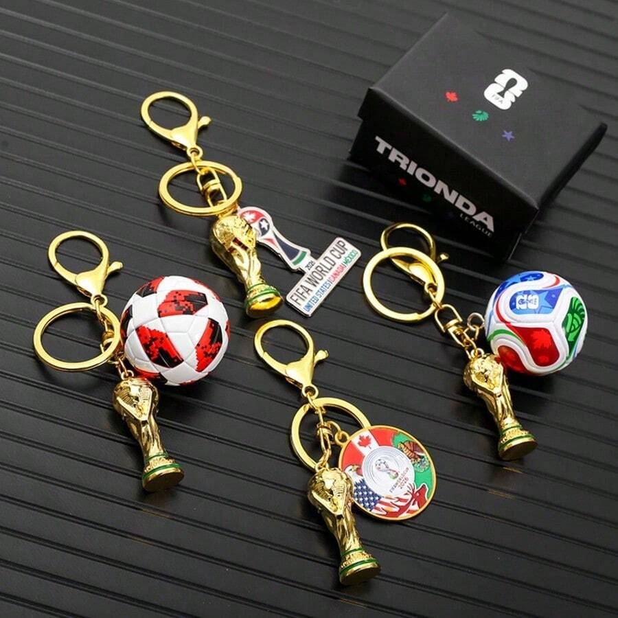 FIFA FIFA 2026美國加拿大墨西哥世界盃足球吊飾，開學禮物、家居裝飾、派對裝飾、裝飾品。時尚新穎設計，主題圖案清晰，材質耐用，易於懸掛，造型精美吸睛，營造良好氛圍。適用於客廳、商店、球迷聚會和觀賽派對，可用作牆面裝飾和桌面擺飾，實用的裝飾品為活動營造氛圍。 - A - 查看 1