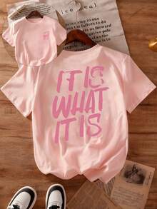 女款大尺碼休閒T恤 | 「It Is What It Is」字母印花，休閒圓領短袖，女款T恤，大尺碼夏季服飾，粉紅色 - 粉色 - 查看 4