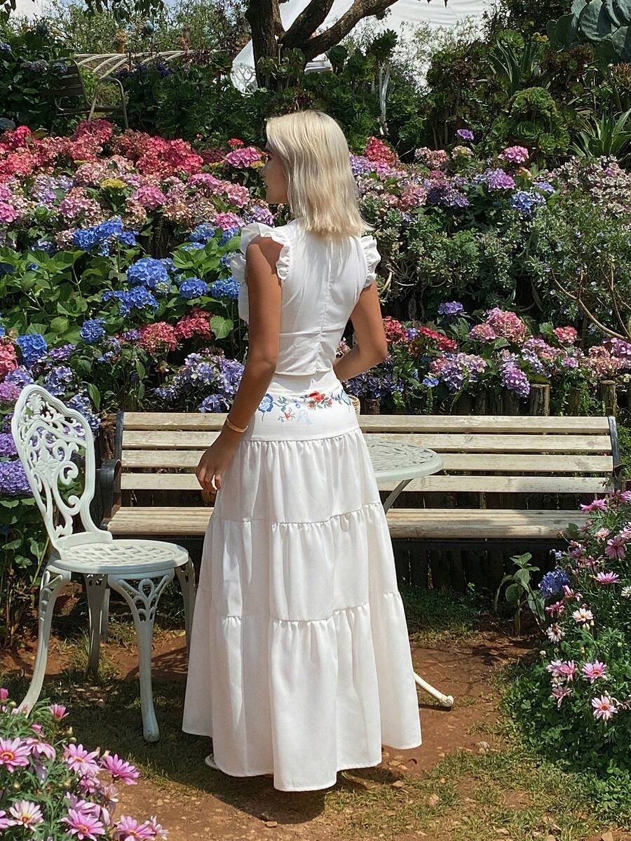 Conjunto informal de 2 piezas para mujer con blusa bohemia de cuello en V con volantes y estampado floral, y falda larga de paraguas - Blanco - Ver 1