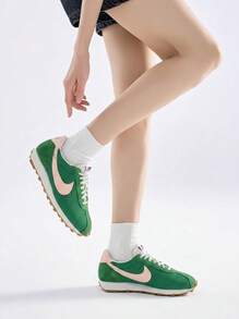Nike LD-1000 Women's Casual Athletic Shoes Responsive Durable Classic Gym Commuting Training Green IF1761-300 - Malachite/Summit White/Black/Arctic Orange - Übersicht 1