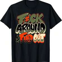 Camiseta Casual Inspirada en el Hip-Hop: Transmite el Estilo Hip-Hop con una Tipografía de Graffiti Genial y Impactante en una Camiseta. 100% Algodón. Duradera. - Negro - Ver 1