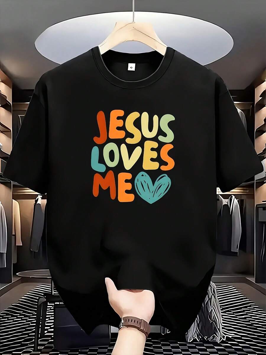 de vestidor de moda: decorada con un colorido estampado combinado de texto "LOVES ME" y patrón de corazones, que incorpora elementos religiosos y cult - Negro - Ver 1