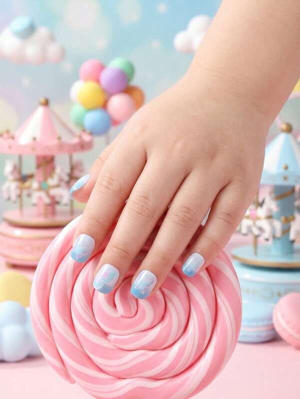 24pcs Kids Gradient Butterfly Full Coverage Press-On Fake Nails, Blue Short Dreamy Blue-Purple Gradient Butterfly Pattern Nail Set, Suitable For Girls, Nail Art Decoration Gift