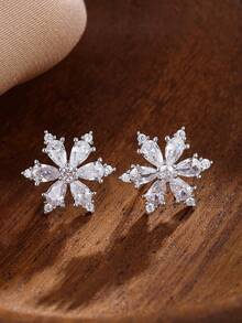1 Pair Casual Sweet Water Drop Zirconia Petal Shaped Stud Earrings For Women, Gentle And Elegant Daily Commute Accessory - Earrings - View 2