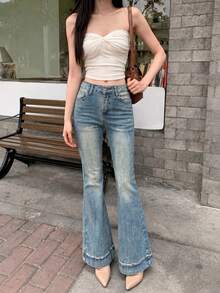 Women's Casual Versatile Daily Travel Denim Flare Jeans With Pockets And Buttons Fall - Medium Wash - View 4