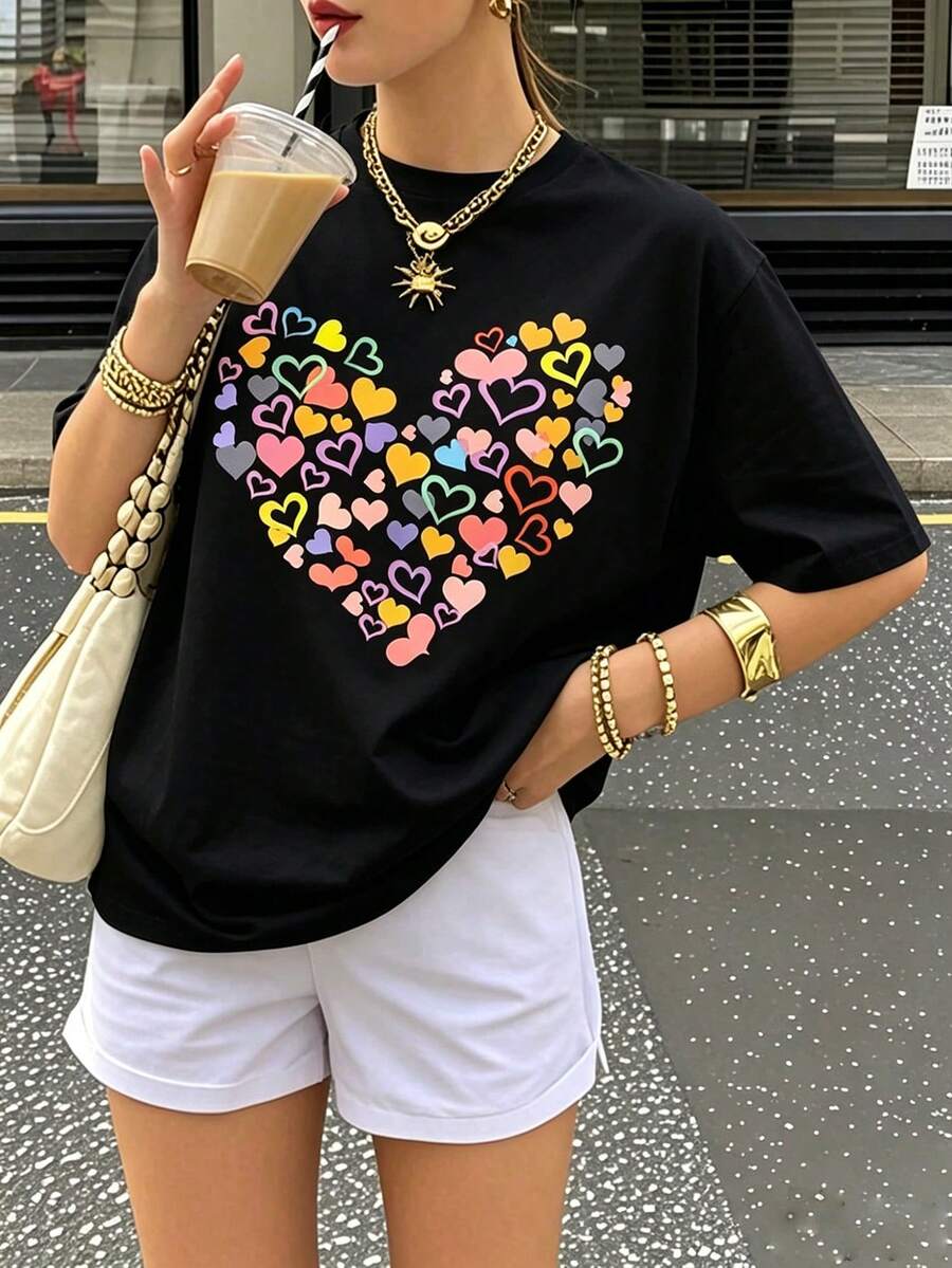 彩虹愛心拼接圖案 T-shirt，Y2K 風格印花 T-shirt，俏皮風格多色休閒短袖，活力愛意氛圍上衣，黑色夏季款