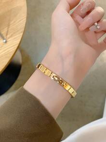 1 buah Jam Tangan Wanita Modis Terbaru, Dial Segitiga Elegan, Jam Tangan Quartz untuk Bisnis, Cocok untuk Kehidupan Sehari-hari, Pesta, dan Perjamuan - Emas - View 6