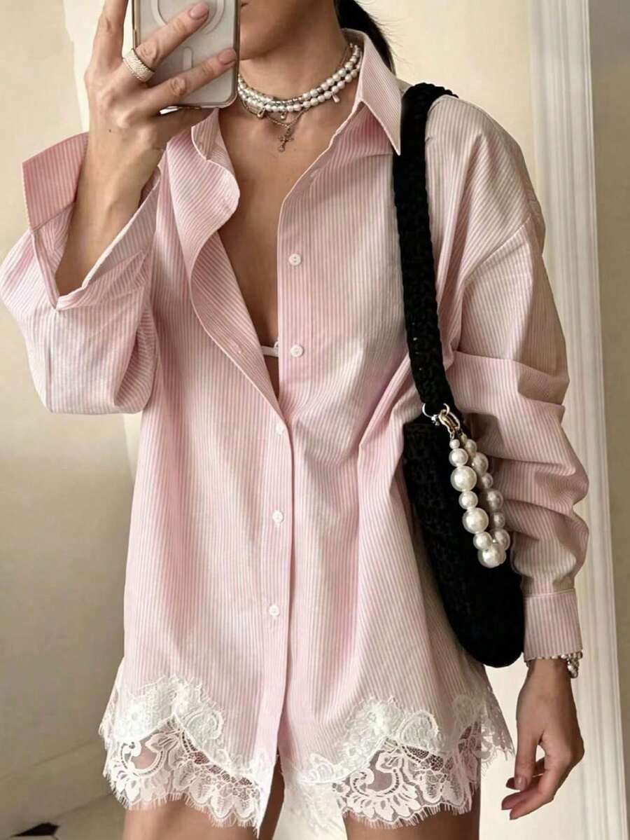 Loose-Fitting Blouse With Pale Blue Striped Lace Patches - 羅莎 - 查看 1