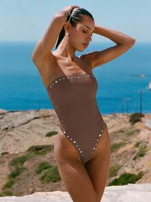 Traje de baño de una pieza para mujer de verano, unicolor con diseño de remaches, sin espalda, bandeau, diseño de corte de diseñador, adecuado para playa, piscina, ropa de vacaciones de verano, unicolor acanalado sin espalda para vacaciones en la playa, graduación, baile de graduación, cumpleaños, unicolor negro con perlas para vacaciones en la playa - Marrón Mocha - Ver 4
