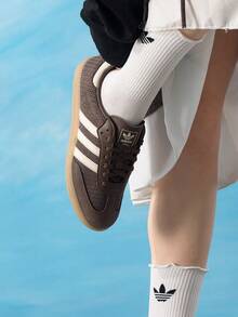 Adidas Originals SAMBA OG 休闲轻便运动鞋，男女通用日常穿着和旅行跑步鞋，JI3184 - 岩層深土地棕/奇妙白/魔力淺褐 - 查看 4