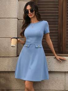 Vestido corto elegante de mujer de unicolor con cuello redondo y manga corta - Celeste - Ver 1
