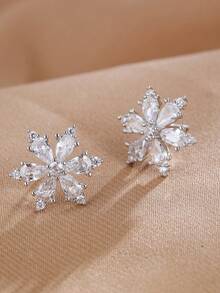 1 Pair Casual Sweet Water Drop Zirconia Petal Shaped Stud Earrings For Women, Gentle And Elegant Daily Commute Accessory - Earrings - View 4