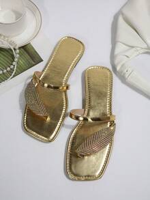 Women's Rhinestone Leaf Gold Flip Flops Slippers - Gold - View 5