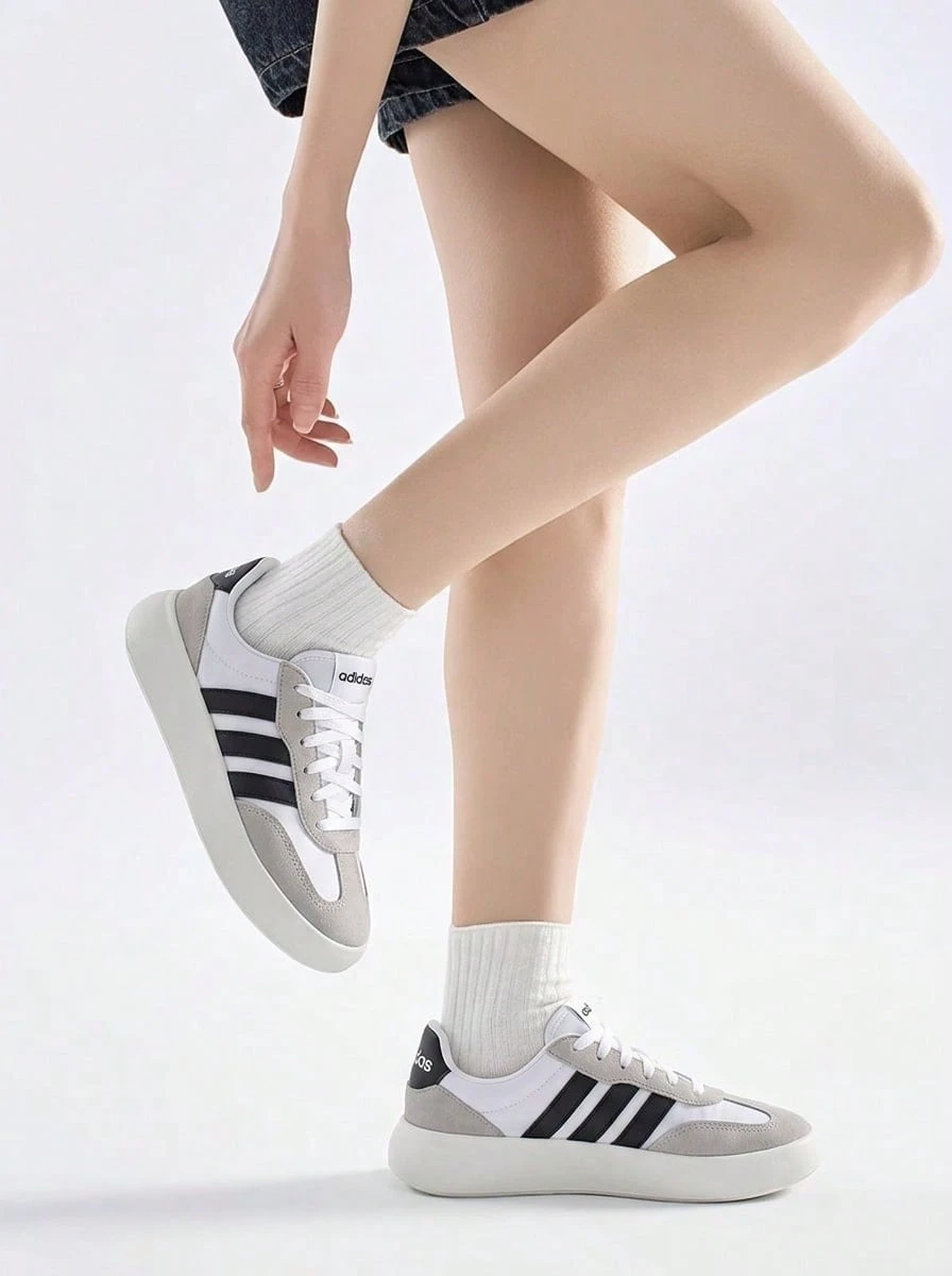 Adidas Barreda Decode Kids' Sneakers Cloud White / Core Black / Grey Two JQ8854 - 灰色 - 查看 1