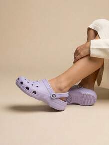 Crocs Dép bít mũi cổ điển unisex màu tím oải hương 10001-530 - Lavender - Xem 1