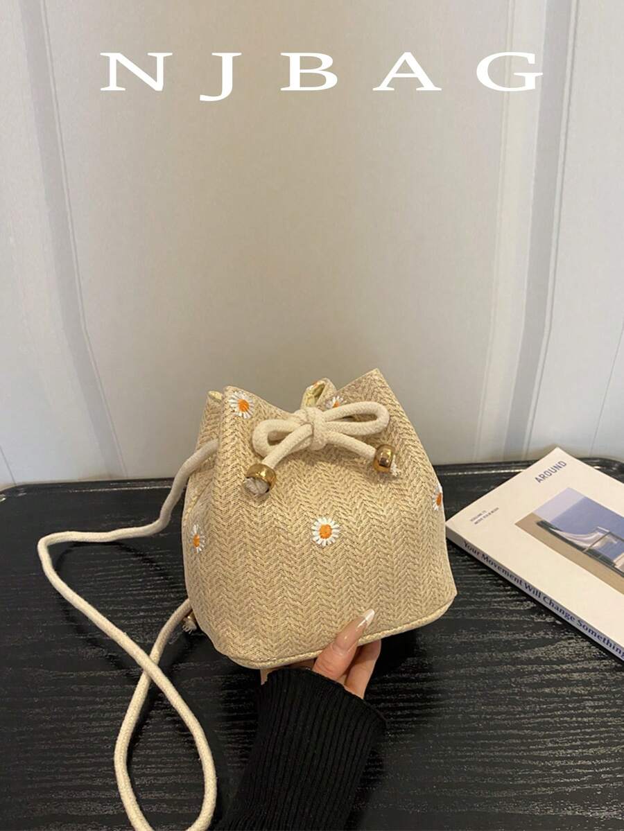 Solid Color Mini Straw Woven Foldable Drawstring Shoulder Bag (Flower Position And Color Randomly Vary)